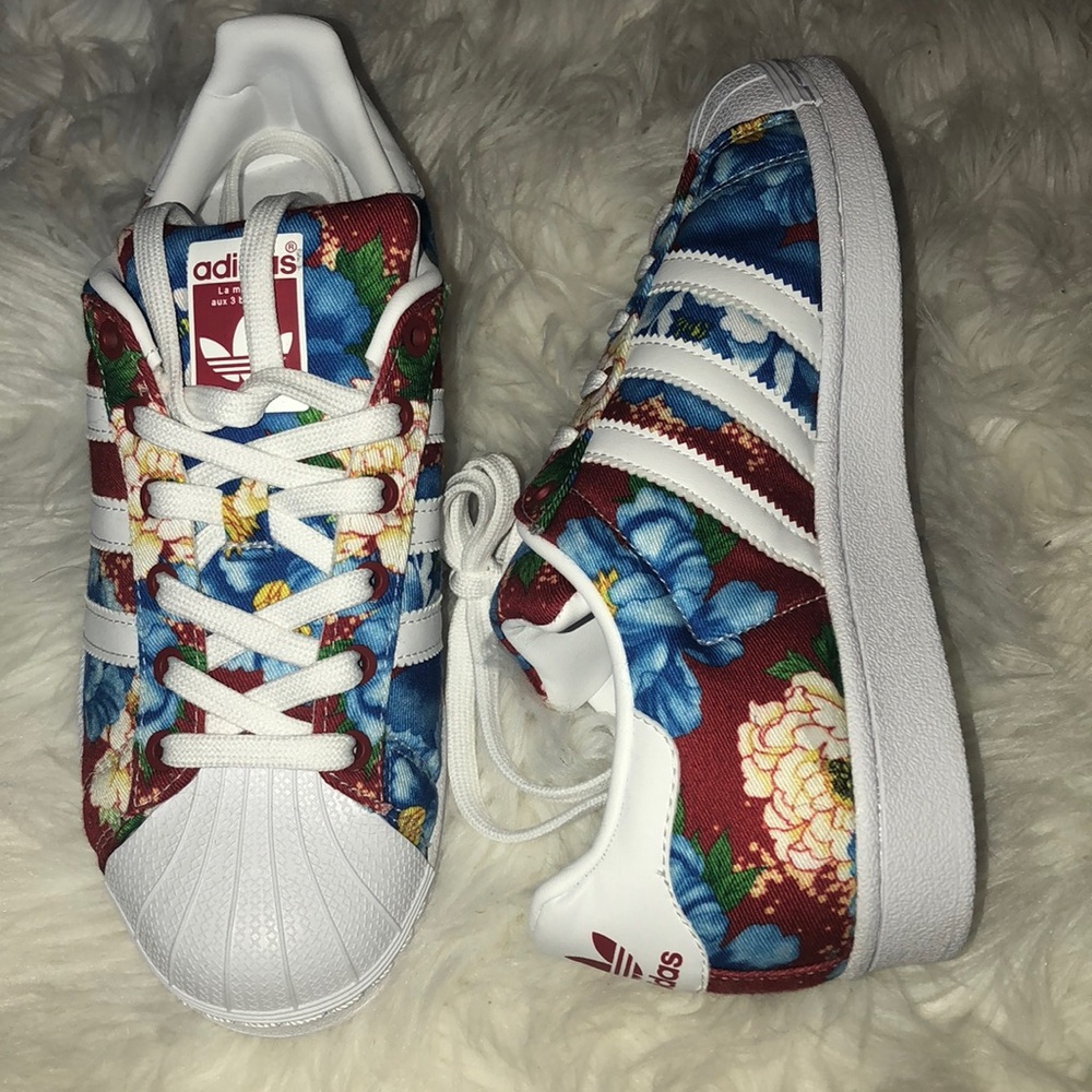 NWB ADIDAS SuperStar Floral Sneakers